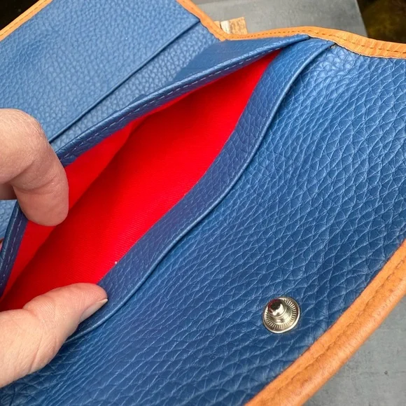 Vintage Dooney & Bourke Tri-Fold Leather Wallet - Picture 9 of 15